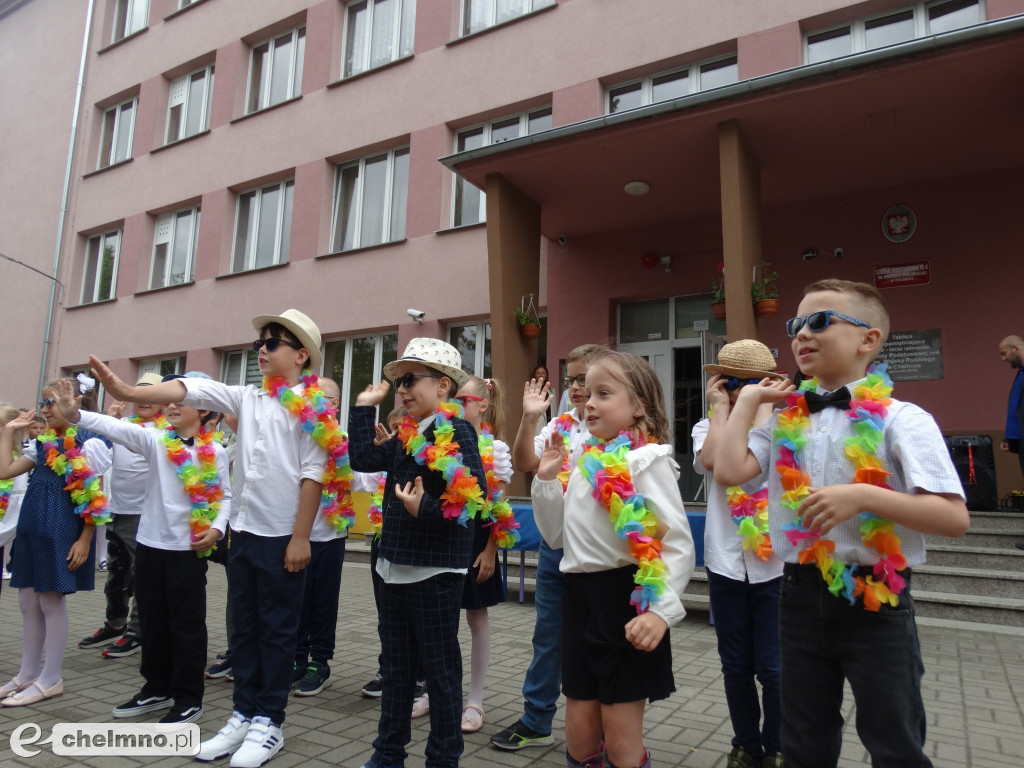 Fotorelacja z ostatniego dnia szkoły w \