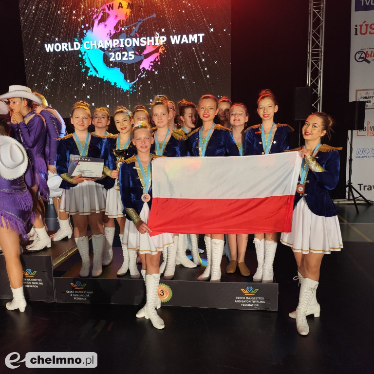 Mażoretki Chełmińskiego Domu Kultury z medalami