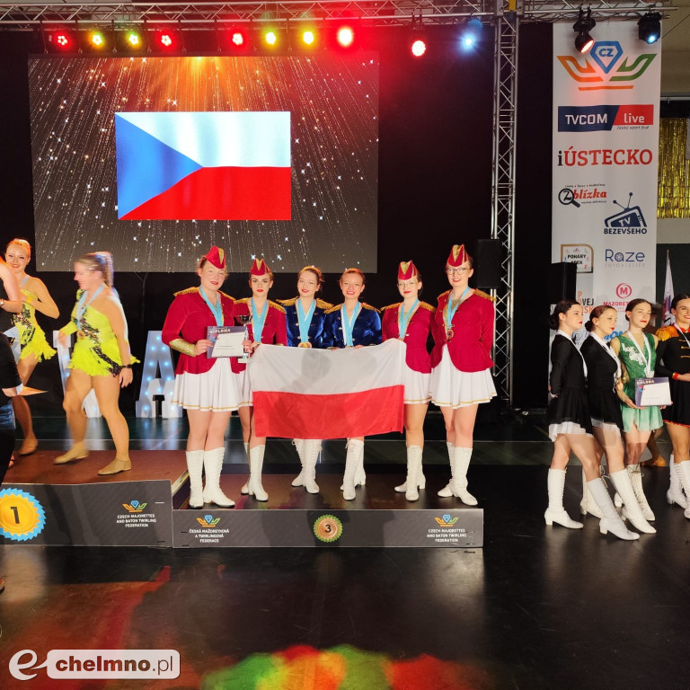 Mażoretki Chełmińskiego Domu Kultury z medalami