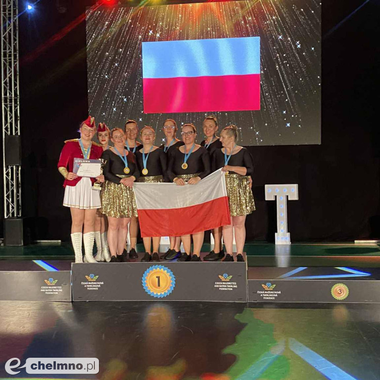 Mażoretki Chełmińskiego Domu Kultury z medalami