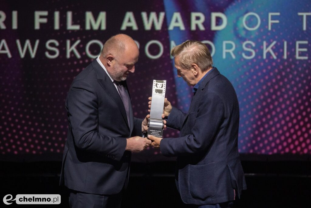 Jan Englert z Nagrodą Marszałka na otwarciu Tofifest