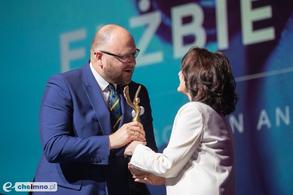Jan Englert z Nagrodą Marszałka na otwarciu Tofifest