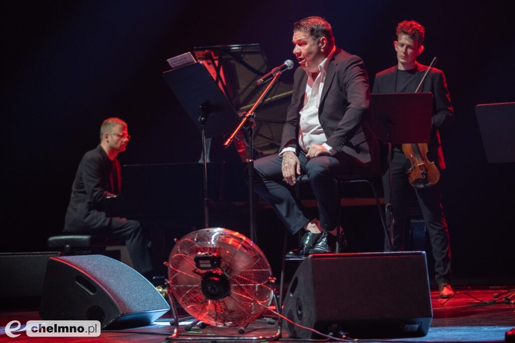 Jan Englert z Nagrodą Marszałka na otwarciu Tofifest