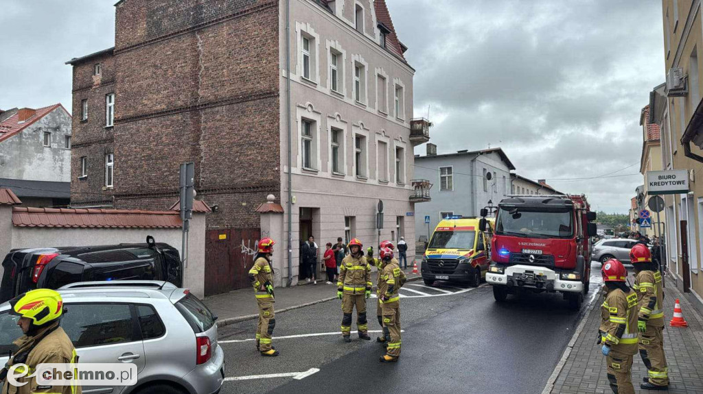 Tragiczny wypadek w sercu Chełmna: samochód dachował przy Rynku