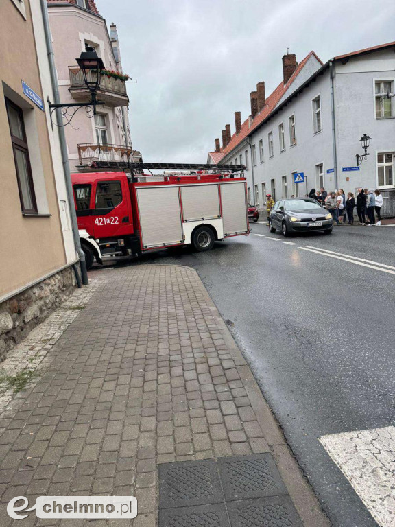 Tragiczny wypadek w sercu Chełmna: samochód dachował przy Rynku