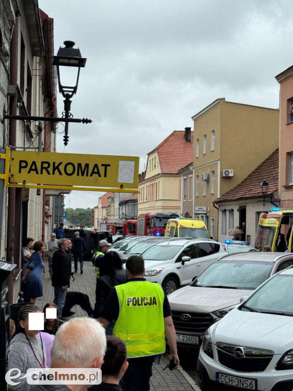 Tragiczny wypadek w sercu Chełmna: samochód dachował przy Rynku