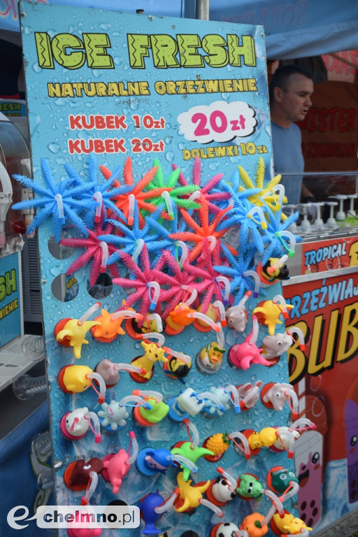 Na kolorowych kramach cuda...cudeńka
