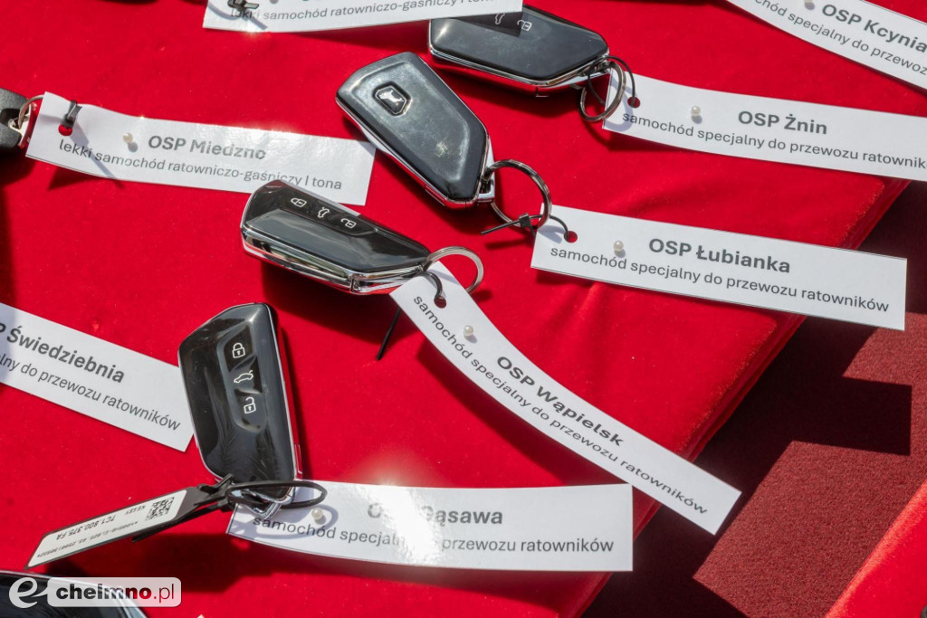 Auta, łodzie, drony – samorząd województwa wspiera OSP