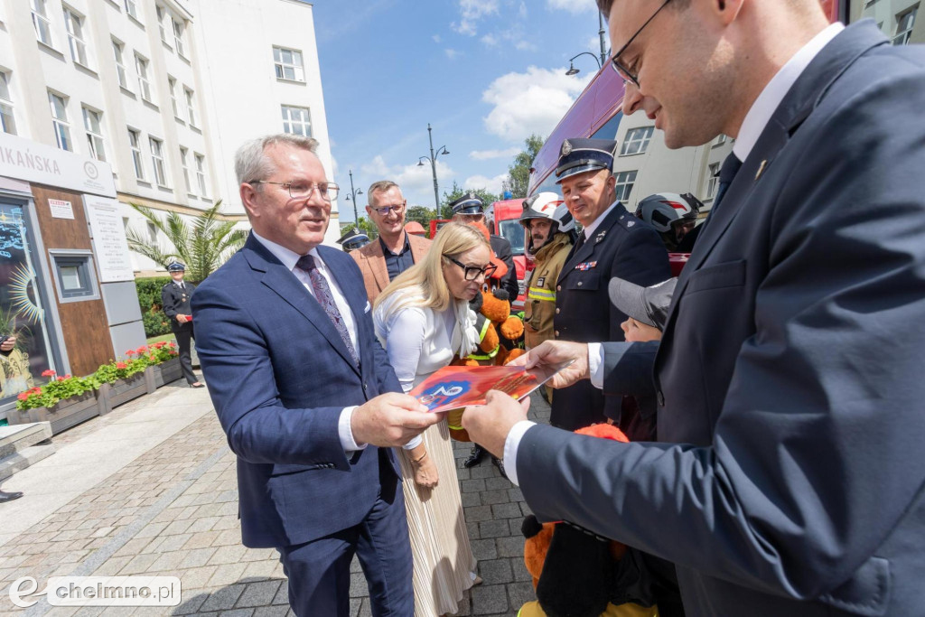 Auta, łodzie, drony – samorząd województwa wspiera OSP