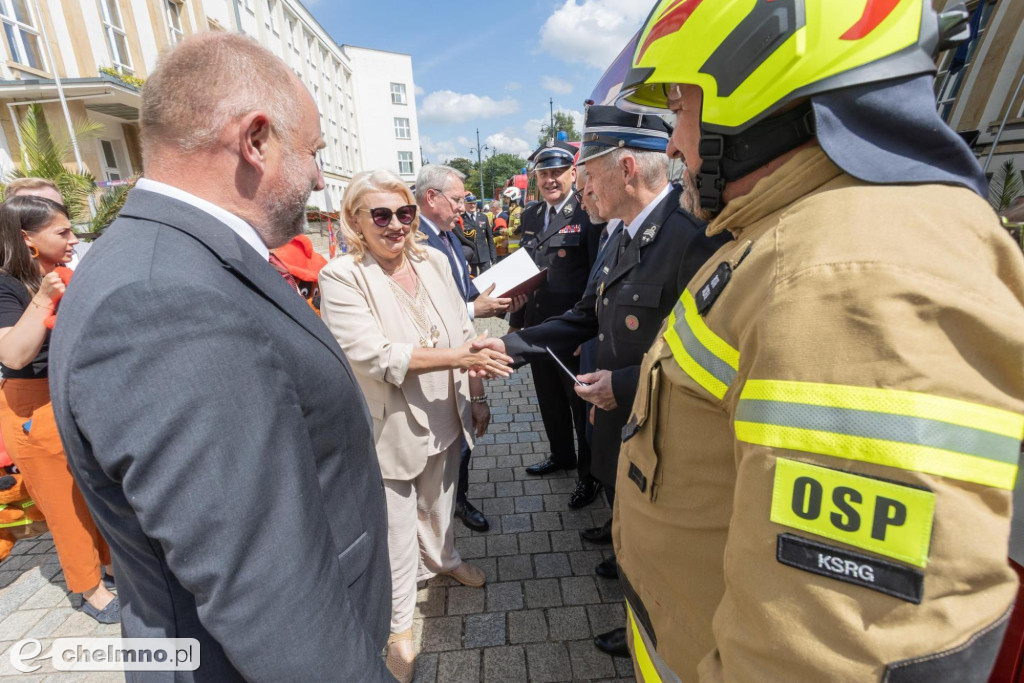 Auta, łodzie, drony – samorząd województwa wspiera OSP