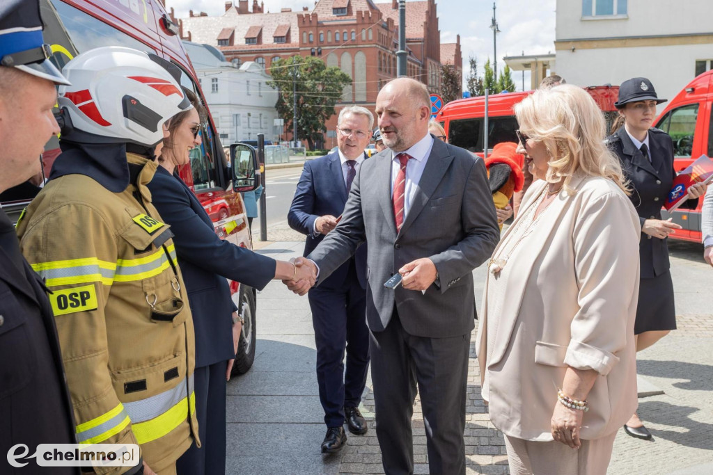 Auta, łodzie, drony – samorząd województwa wspiera OSP