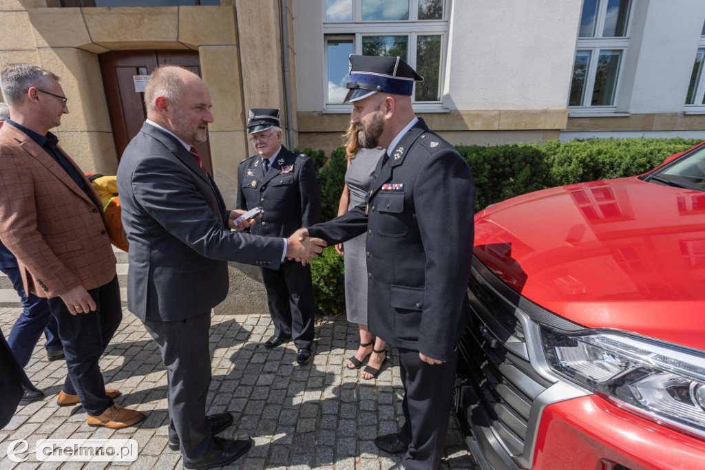 Auta, łodzie, drony – samorząd województwa wspiera OSP