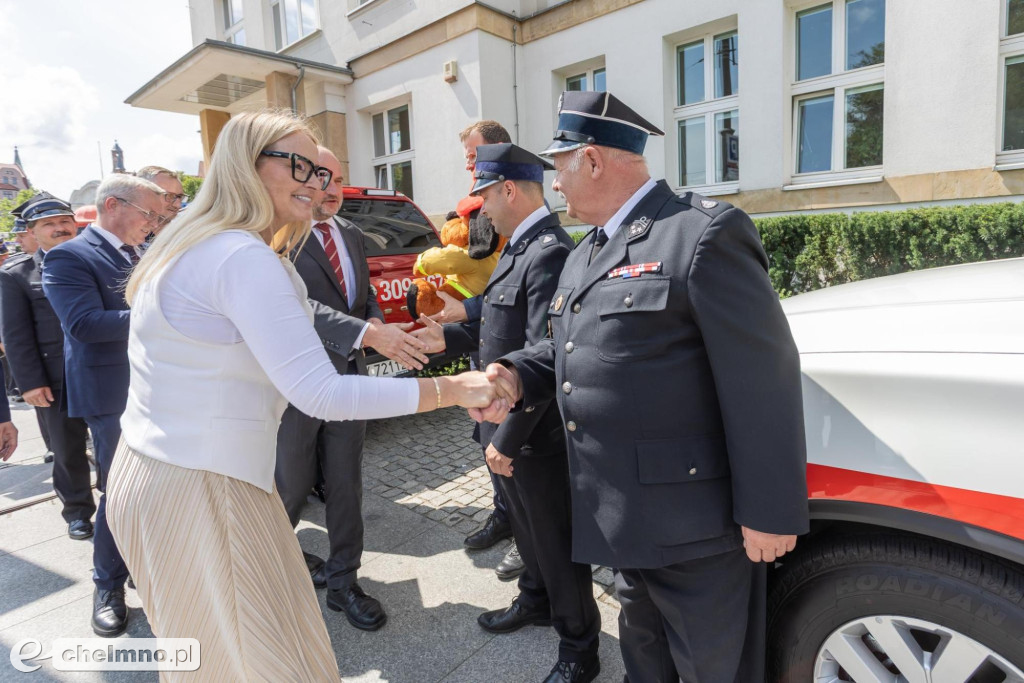 Auta, łodzie, drony – samorząd województwa wspiera OSP