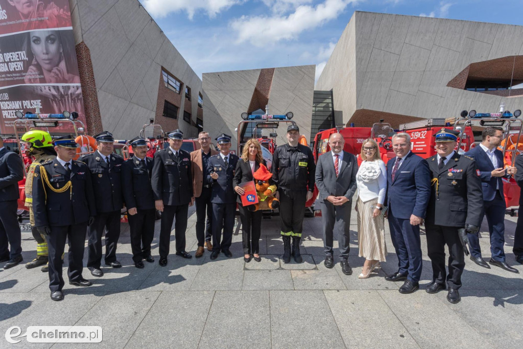 Auta, łodzie, drony – samorząd województwa wspiera OSP
