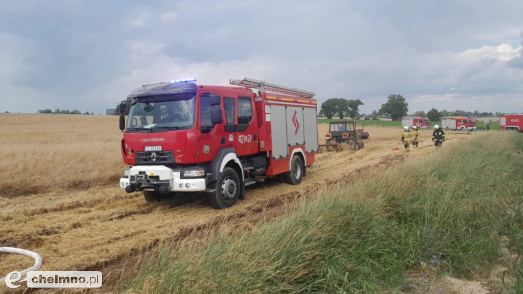 Pożar pola w miejscowości Lipienek– zagrożone budynki