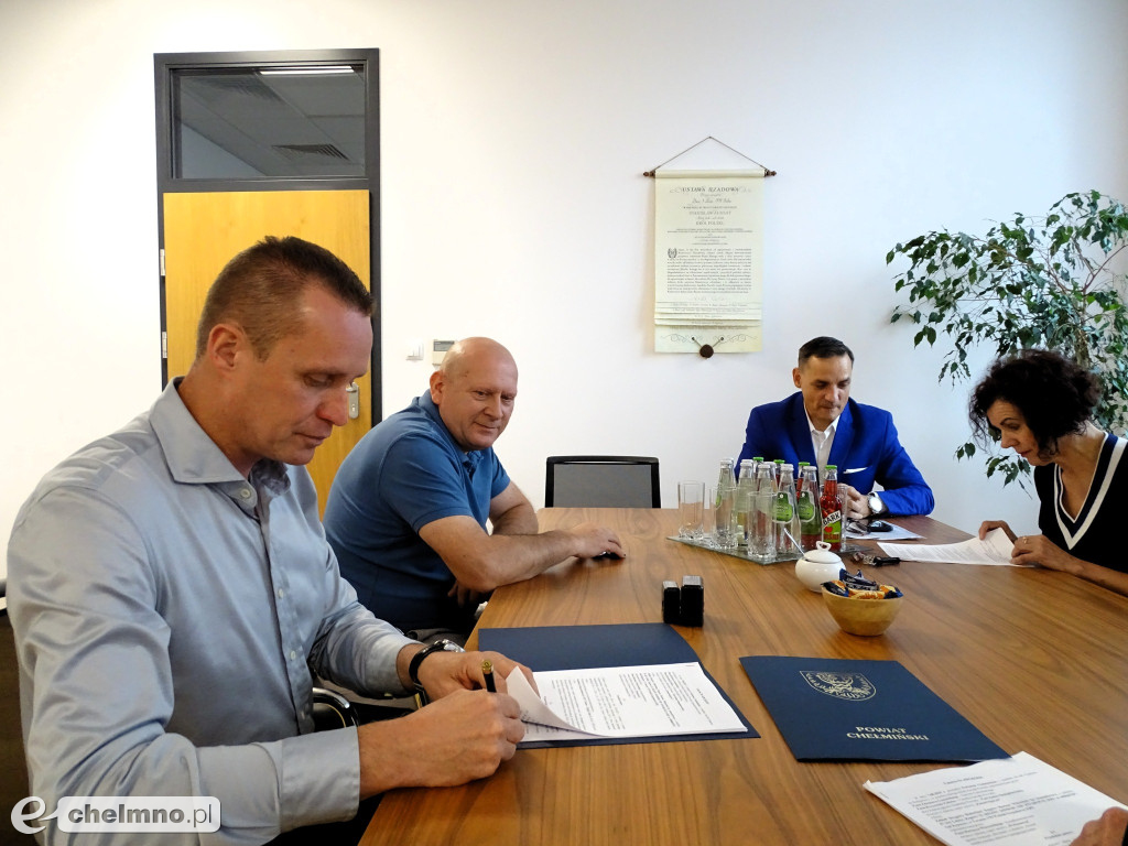 Starosta Chełmiński podpisał umowę na przebudowę drogi
