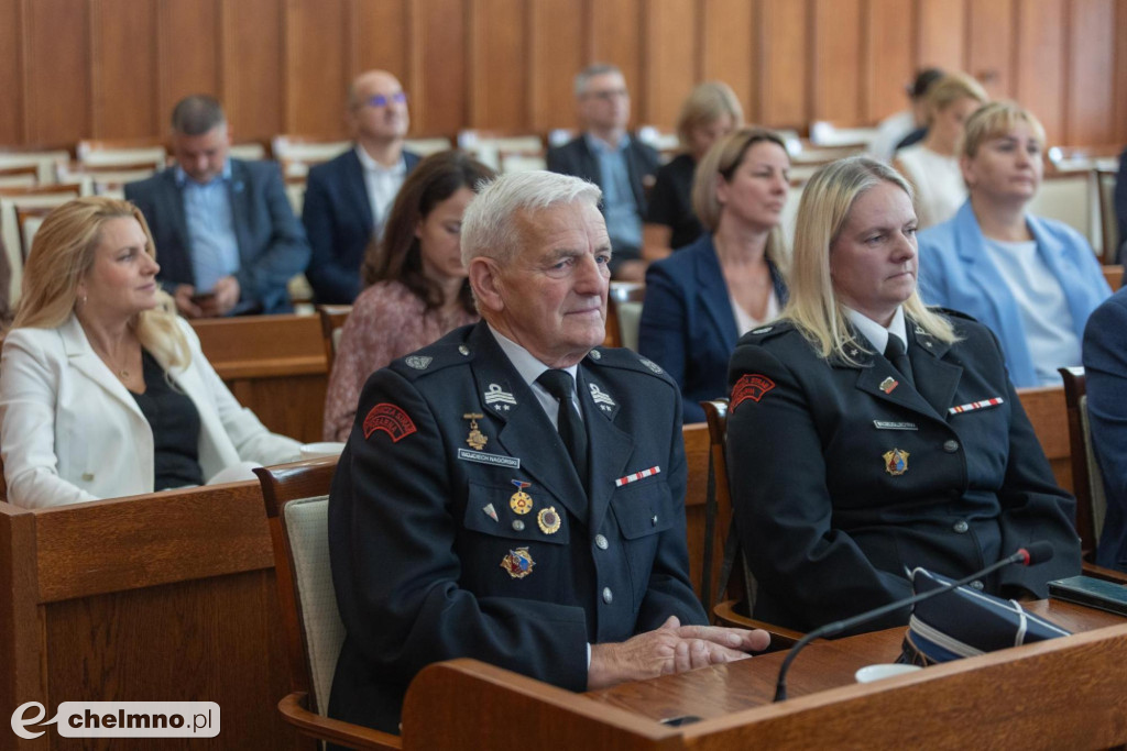 Nowe umowy FEdKP: ekologiczny transport miejski...