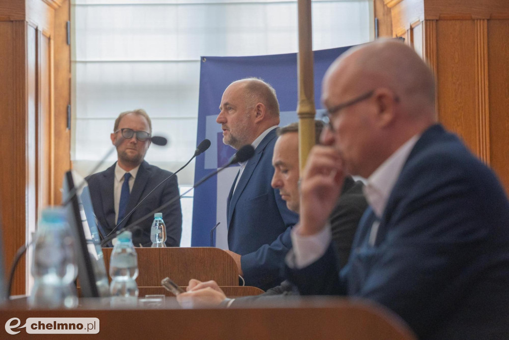 Nowe umowy FEdKP: ekologiczny transport miejski...