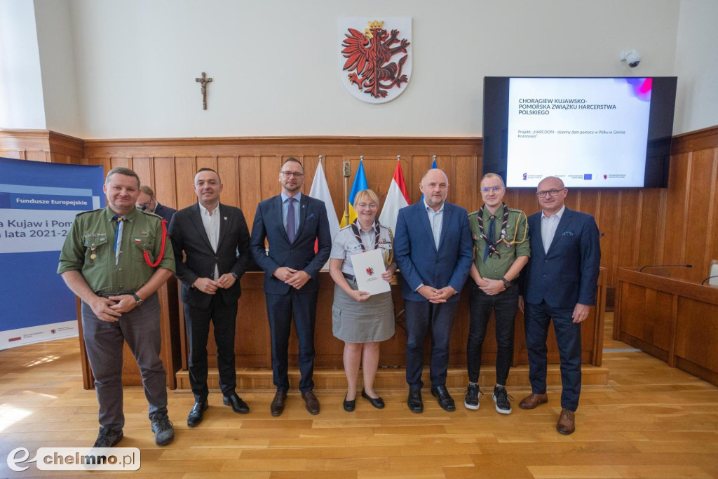 Nowe umowy FEdKP: ekologiczny transport miejski...