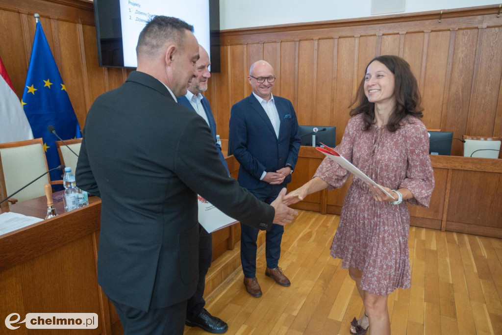 Nowe umowy FEdKP: ekologiczny transport miejski...