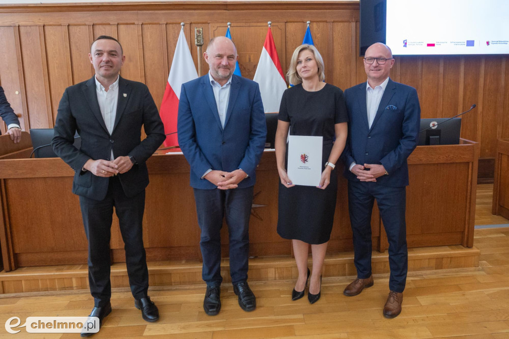 Nowe umowy FEdKP: ekologiczny transport miejski...
