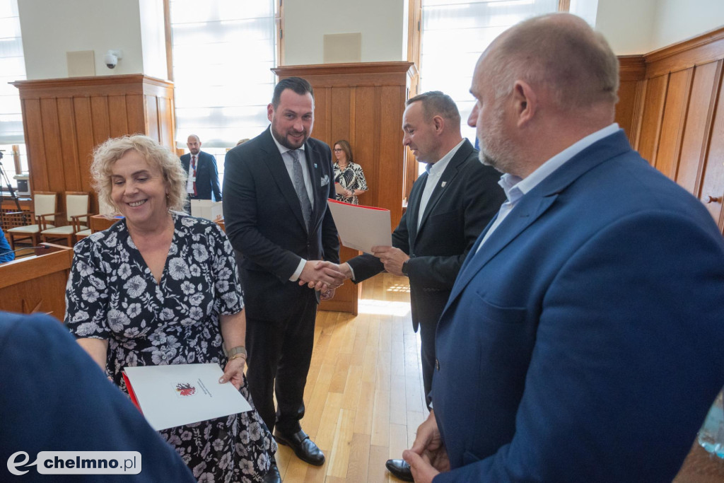 Nowe umowy FEdKP: ekologiczny transport miejski...