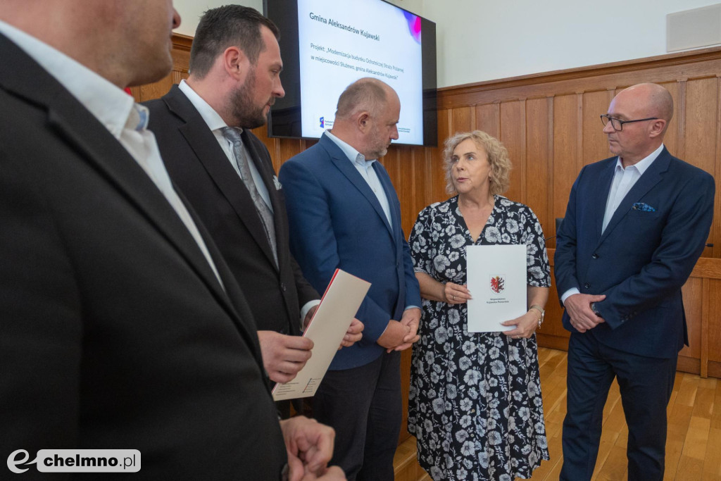 Nowe umowy FEdKP: ekologiczny transport miejski...