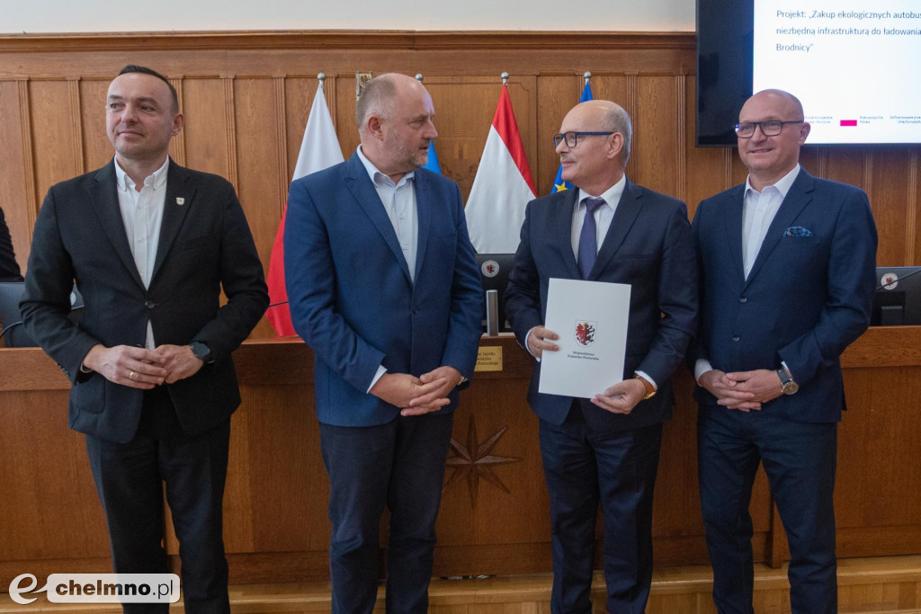 Nowe umowy FEdKP: ekologiczny transport miejski...