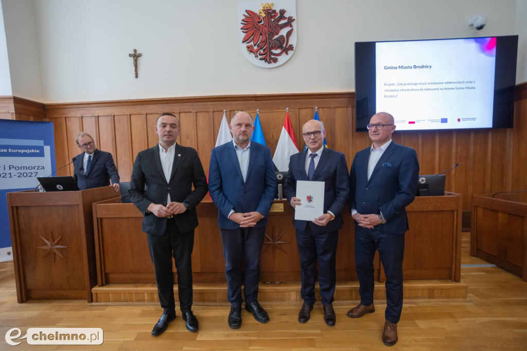 Nowe umowy FEdKP: ekologiczny transport miejski...