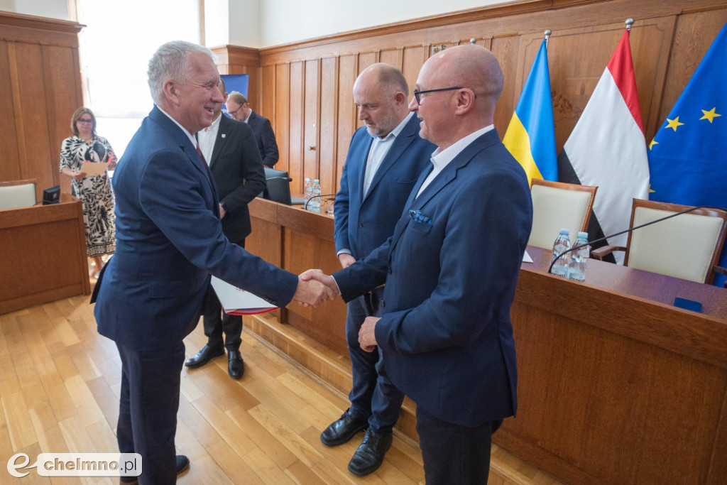 Nowe umowy FEdKP: ekologiczny transport miejski...