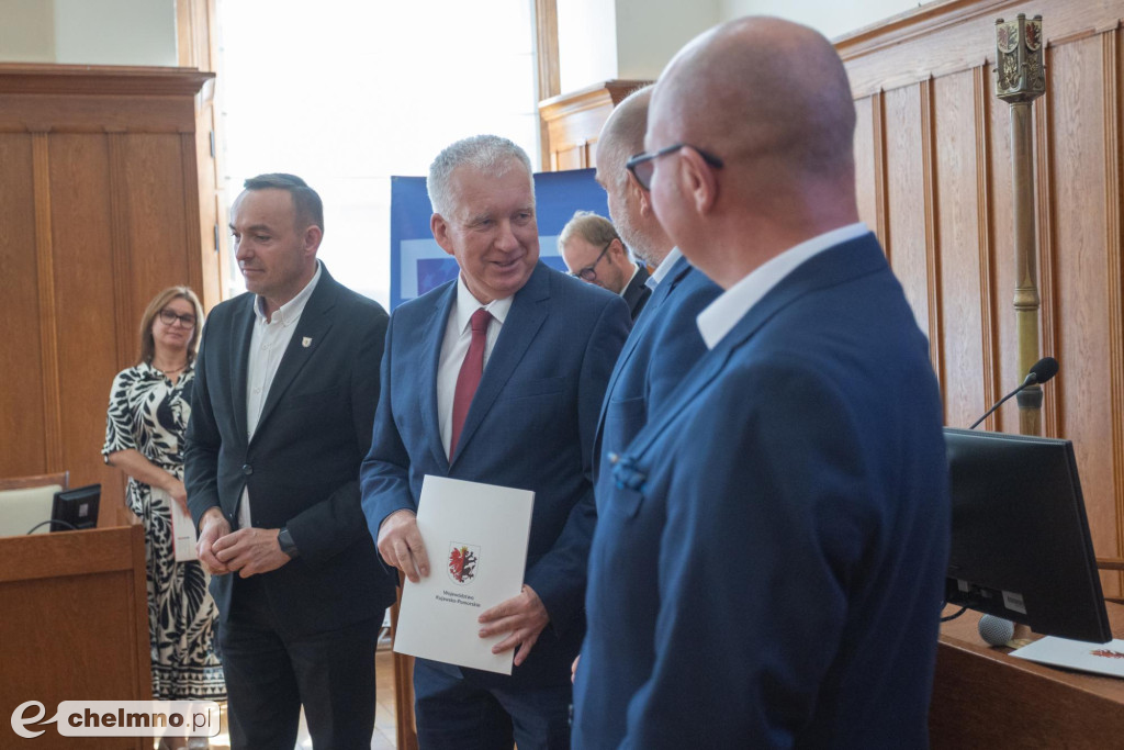 Nowe umowy FEdKP: ekologiczny transport miejski...