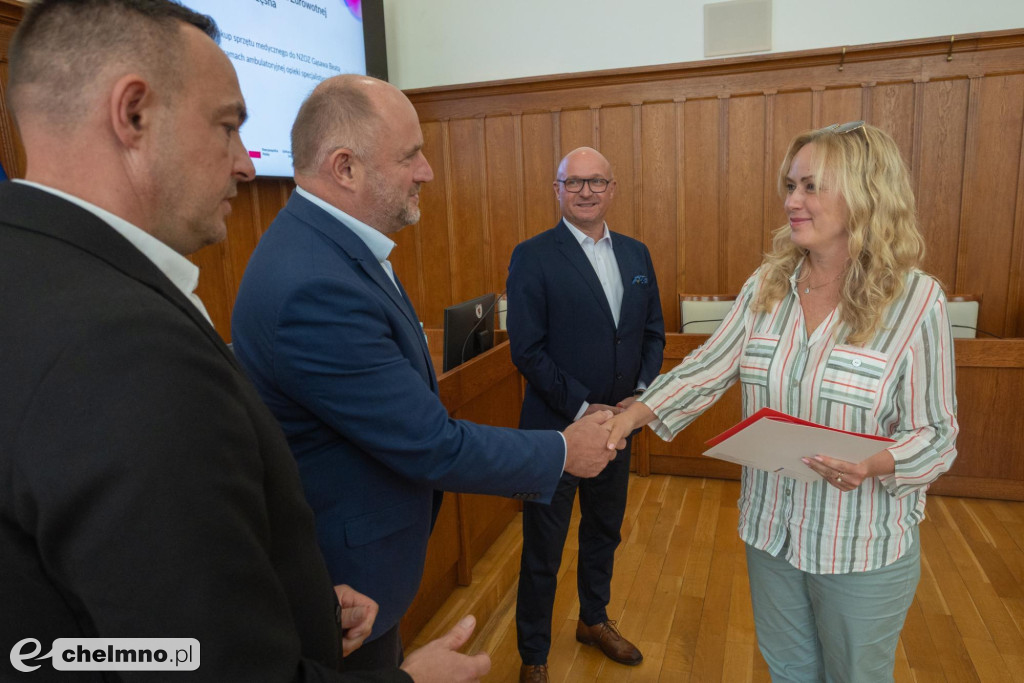 Nowe umowy FEdKP: ekologiczny transport miejski...