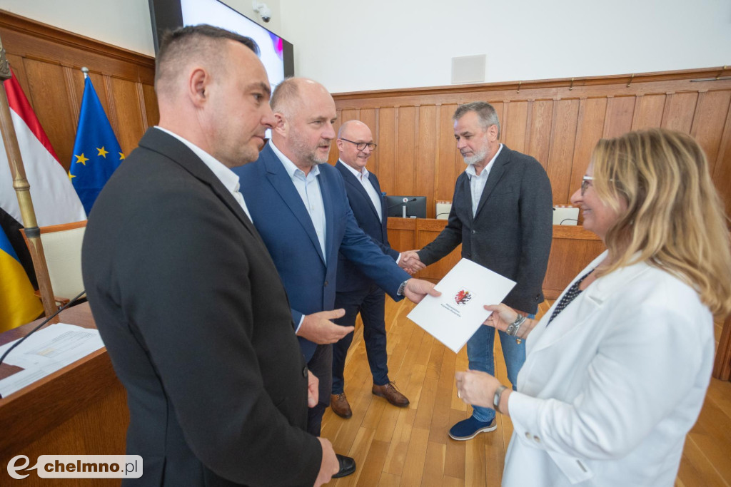 Nowe umowy FEdKP: ekologiczny transport miejski...