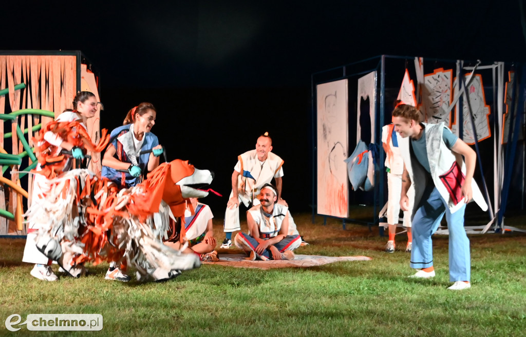 Magiczny teatr pod namiotem w Wabczu