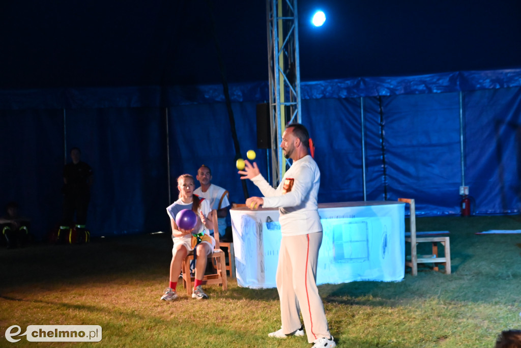Magiczny teatr pod namiotem w Wabczu