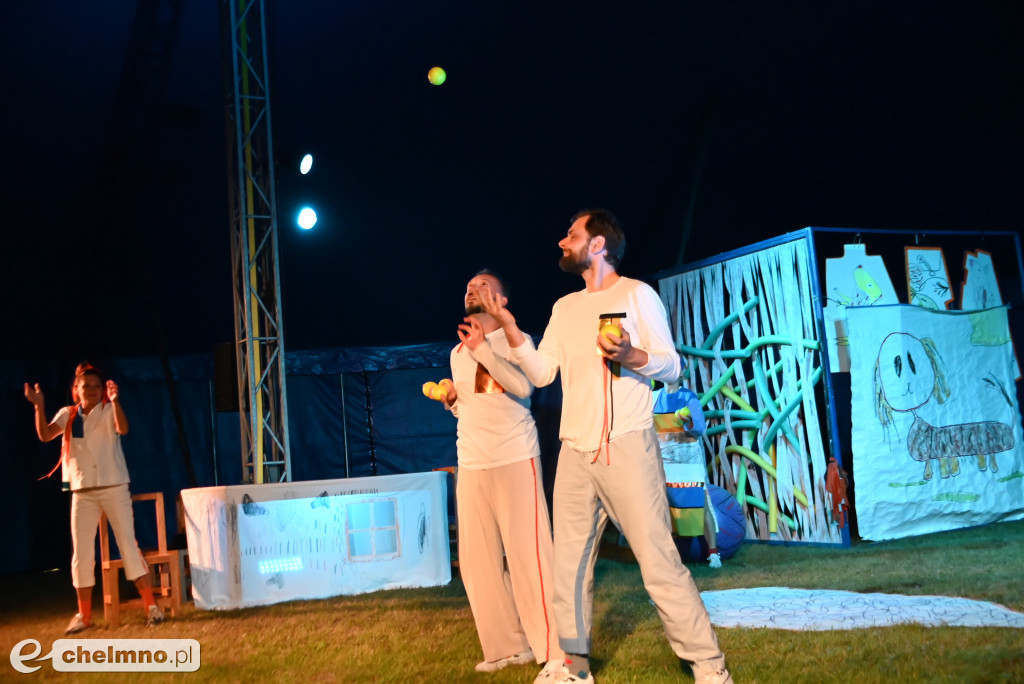 Magiczny teatr pod namiotem w Wabczu