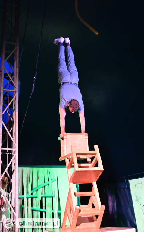 Magiczny teatr pod namiotem w Wabczu