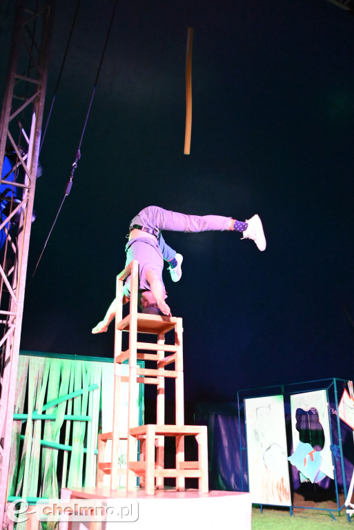 Magiczny teatr pod namiotem w Wabczu