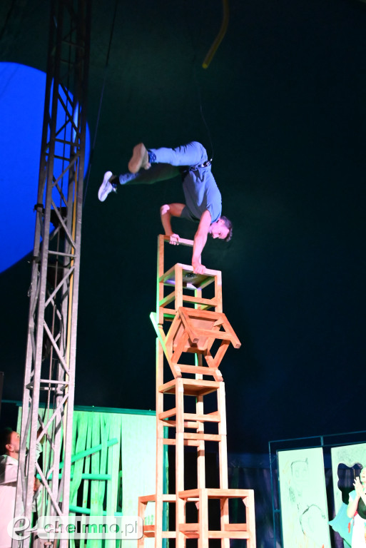 Magiczny teatr pod namiotem w Wabczu