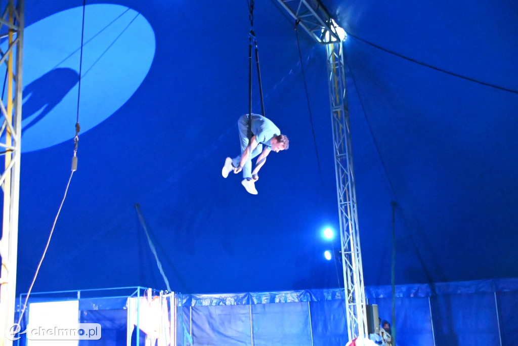 Magiczny teatr pod namiotem w Wabczu