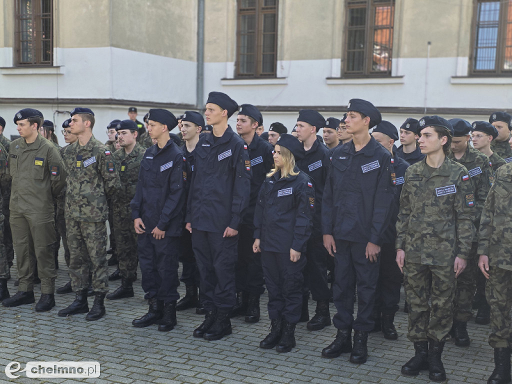 Inauguracja roku szkolnego z udziałem chełmińskich mundurowych