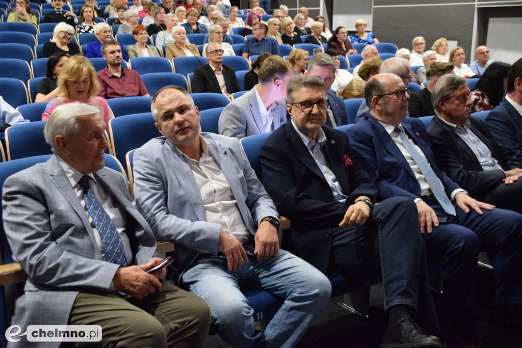 Spektakl słowno-muzyczny „Służąca Panią”