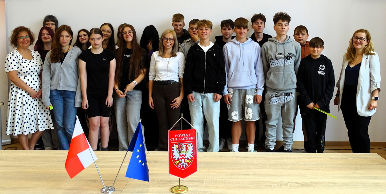 Uczniowie SP 4 w Chełmnie na lekcji w Starostwie