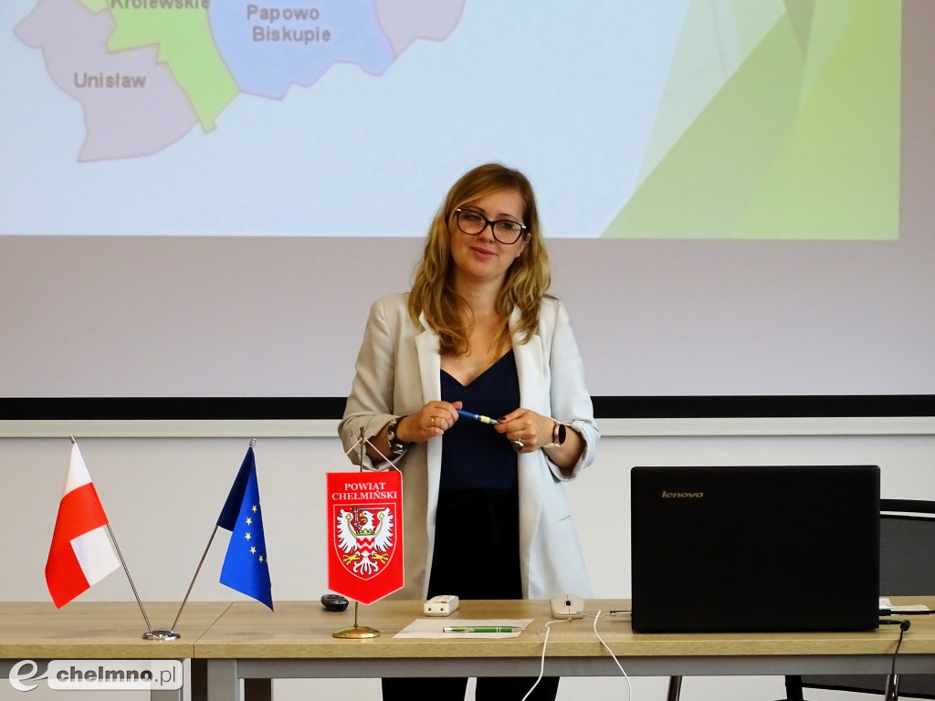Uczniowie SP 4 w Chełmnie na lekcji w Starostwie