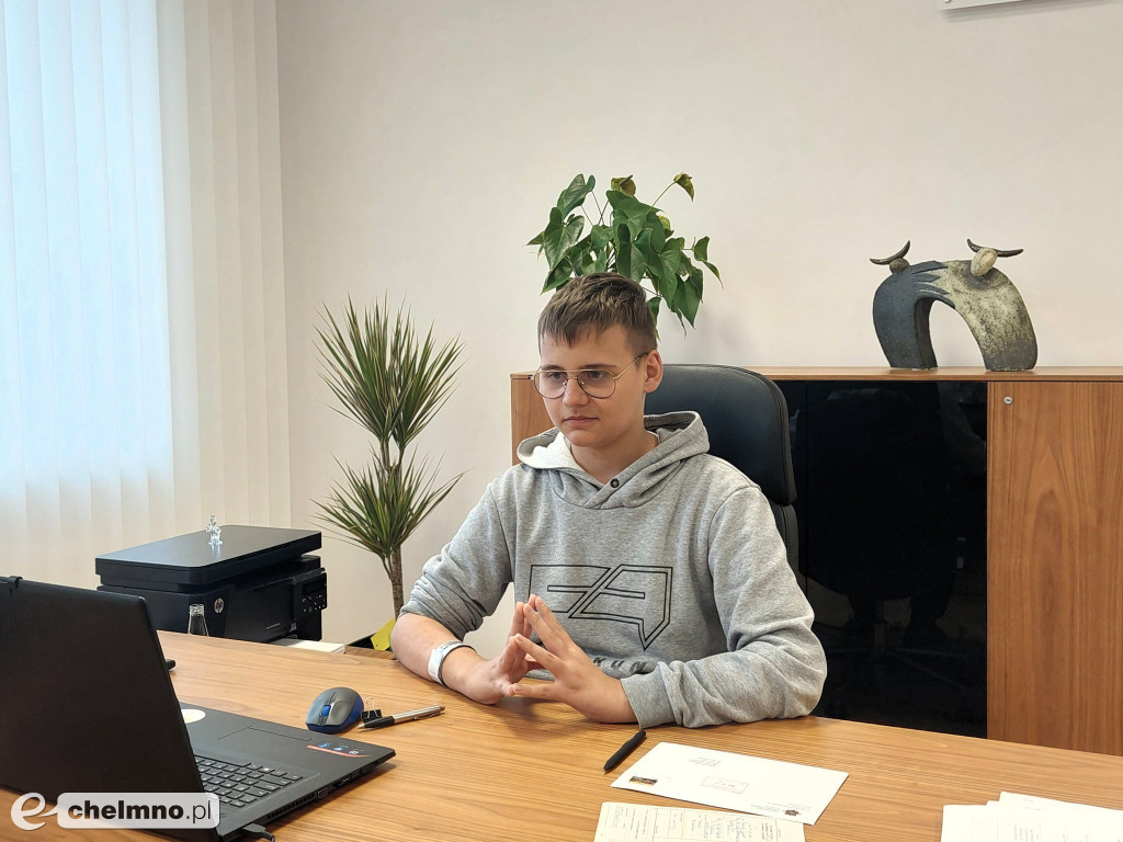 Uczniowie SP 4 w Chełmnie na lekcji w Starostwie