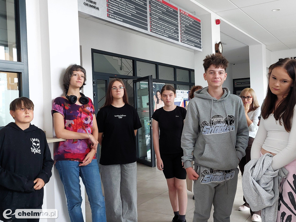 Uczniowie SP 4 w Chełmnie na lekcji w Starostwie