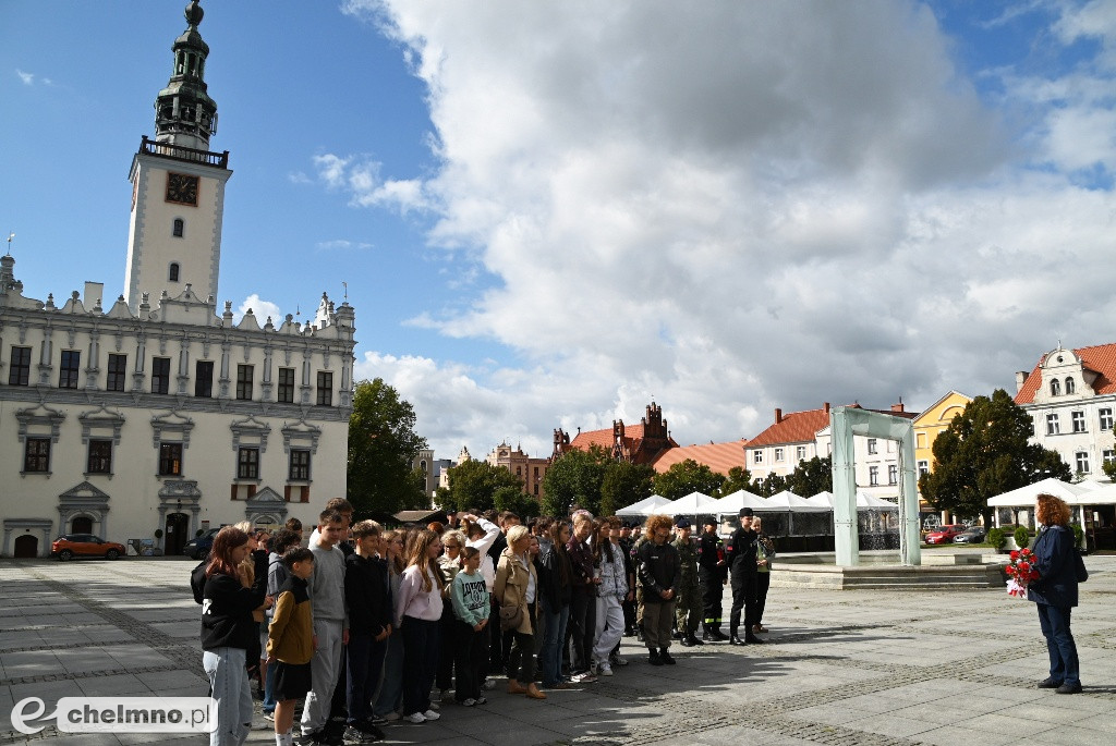 Marsz Pamięci w Chełmnie – młodzież oddała hołd...