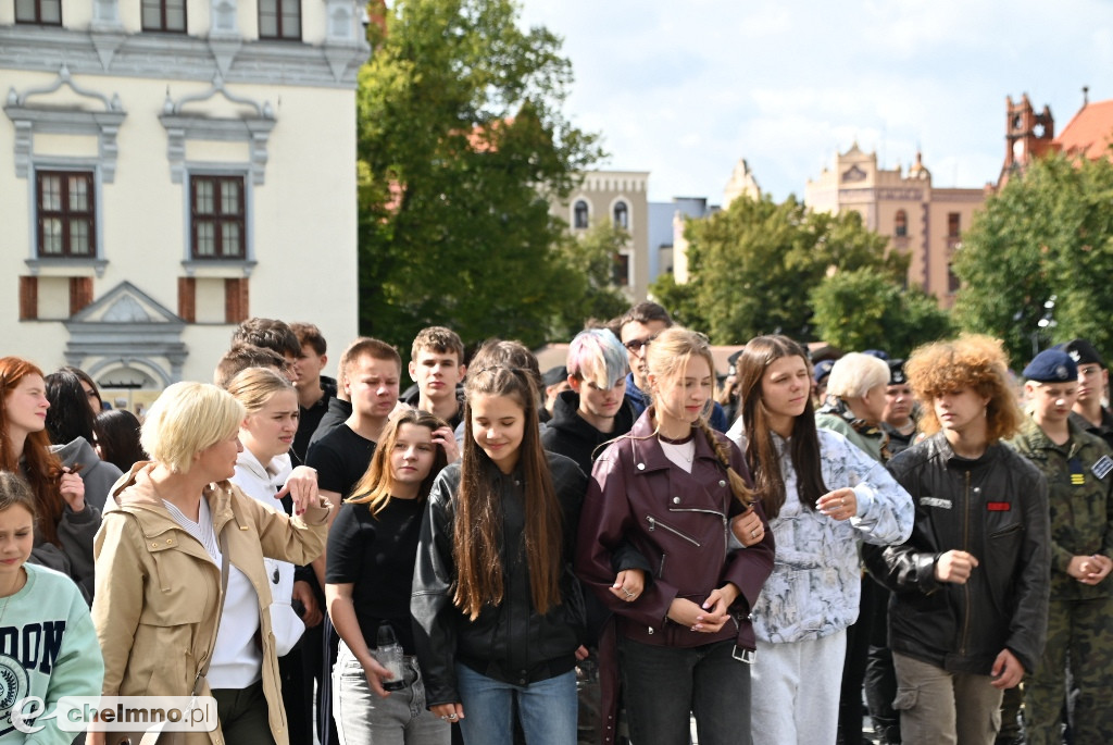 Marsz Pamięci w Chełmnie – młodzież oddała hołd...