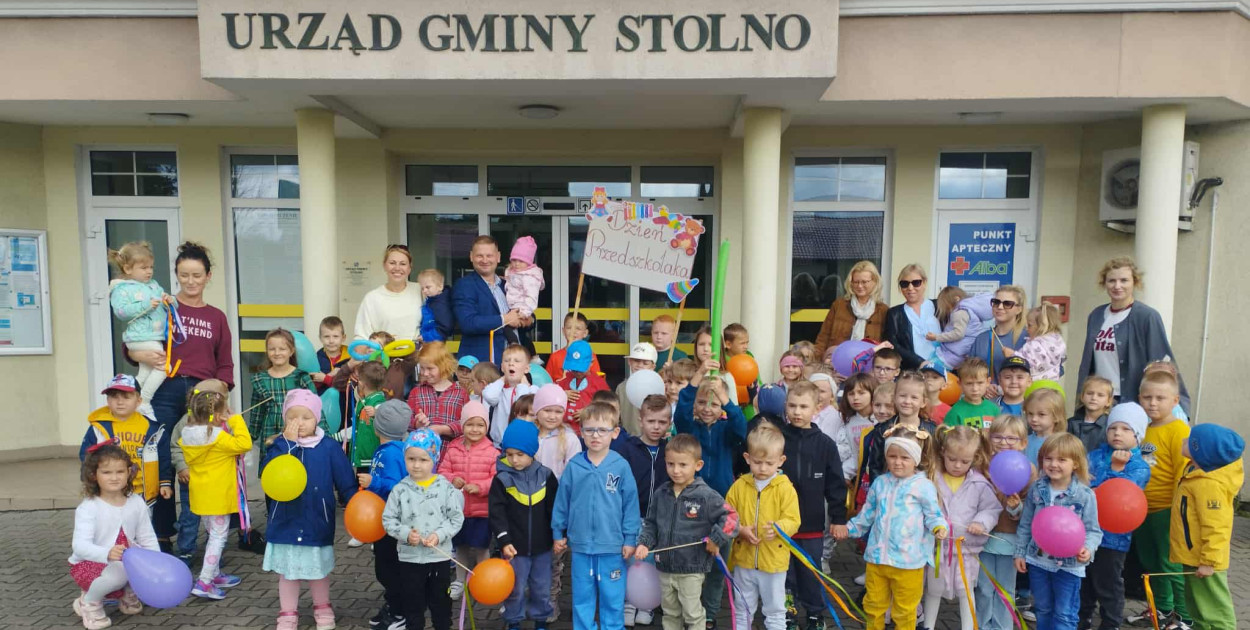 Przedszkolaki odwiedziły Urząd Gminy w Stolnie