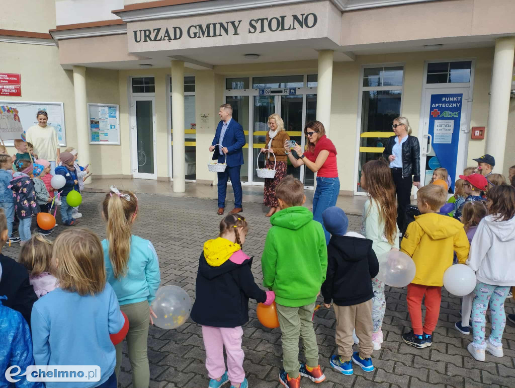 Przedszkolaki odwiedziły Urząd Gminy w Stolnie